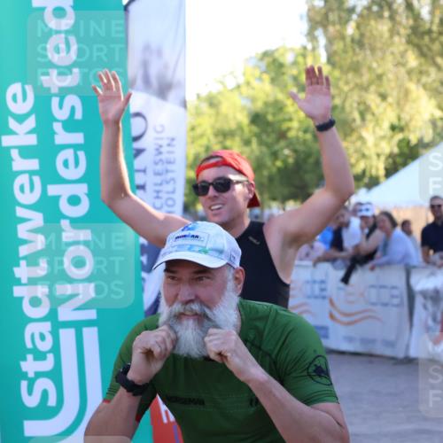 07.09.2025 - 19. Norderstedt Triathlon Zöllner http://msf.ph/oto/8779210 07.09.2025 17:29:09 Ziel 421, 886 meine-sportfotos.de