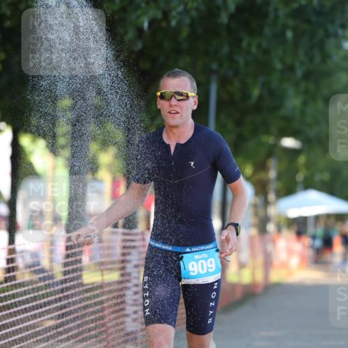 07.09.2025 - 19. Norderstedt Triathlon Michael Strokosch http://msf.ph/oto/8779296 07.09.2025 17:01:16 Laufen 1435, 1448 meine-sportfotos.de