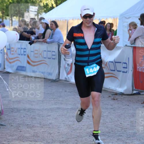 07.09.2025 - 19. Norderstedt Triathlon Zöllner http://msf.ph/oto/8779326 07.09.2025 17:30:13 Ziel 1444 meine-sportfotos.de