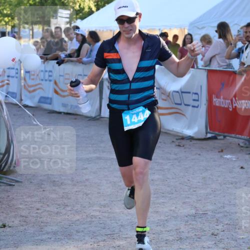 07.09.2025 - 19. Norderstedt Triathlon Zöllner http://msf.ph/oto/8779339 07.09.2025 17:30:14 Ziel 1444 meine-sportfotos.de