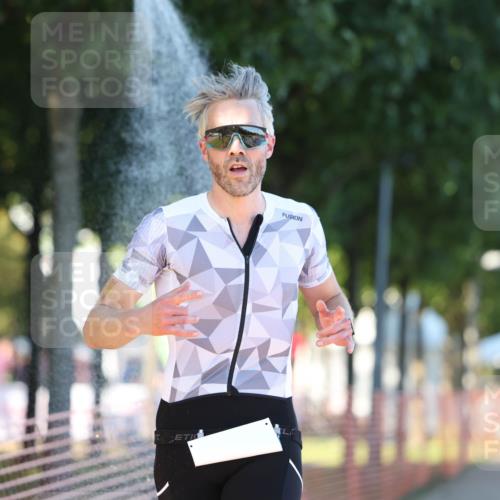 07.09.2025 - 19. Norderstedt Triathlon Michael Strokosch http://msf.ph/oto/8779361 07.09.2025 17:01:28 Laufen 886 meine-sportfotos.de