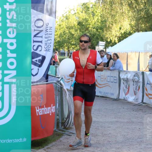 07.09.2025 - 19. Norderstedt Triathlon Zöllner http://msf.ph/oto/8779377 07.09.2025 17:30:19 Ziel 894, 1444 meine-sportfotos.de