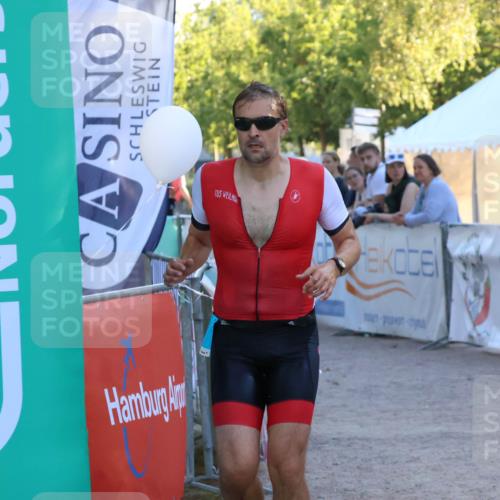 07.09.2025 - 19. Norderstedt Triathlon Zöllner http://msf.ph/oto/8779389 07.09.2025 17:30:20 Ziel 894, 1444 meine-sportfotos.de