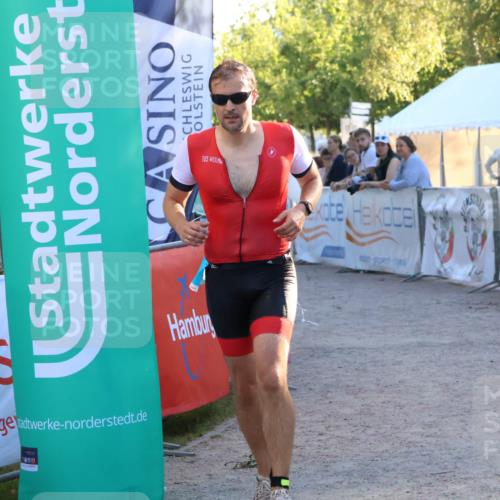 07.09.2025 - 19. Norderstedt Triathlon Zöllner http://msf.ph/oto/8779396 07.09.2025 17:30:20 Ziel 894, 1444 meine-sportfotos.de