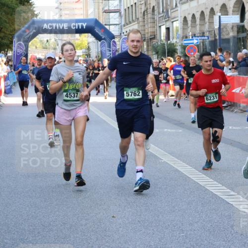 07.09.2025 - BARMER Alsterlauf Strokosch-Dieckow http://msf.ph/oto/8779400 07.09.2025 10:06:27 Ziel 2244, 2668, 2795, 3427, 3655, 3691, 3729, 3730, 3739, 3804, 3940, 4064, 4089, 4090, 4502, 4711, 4854, 4934, 5198, 5200, 5333, 5510, 5646, 5801, 5833, 6039, 6342, 8304, 8348 meine-sportfotos.de