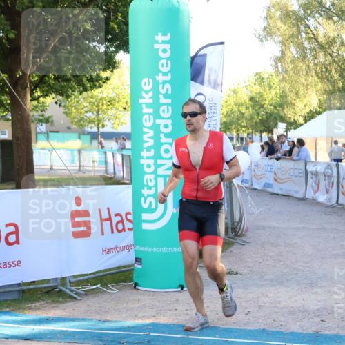07.09.2025 - 19. Norderstedt Triathlon Zöllner http://msf.ph/oto/8779407 07.09.2025 17:30:21 Ziel 894 meine-sportfotos.de