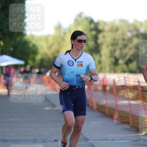 07.09.2025 - 19. Norderstedt Triathlon Michael Strokosch http://msf.ph/oto/8779416 07.09.2025 17:01:44 Laufen 903, 1455 meine-sportfotos.de