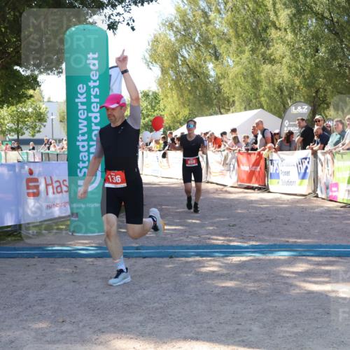 07.09.2025 - 19. Norderstedt Triathlon Zöllner http://msf.ph/oto/8779422 07.09.2025 12:38:30 Ziel 136, 859 meine-sportfotos.de