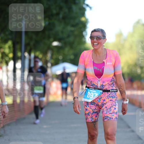 07.09.2025 - 19. Norderstedt Triathlon Michael Strokosch http://msf.ph/oto/8779432 07.09.2025 17:02:04 Laufen 897, 934, 1482 meine-sportfotos.de
