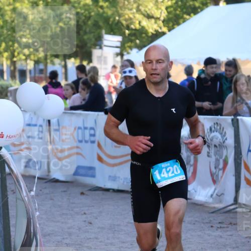 07.09.2025 - 19. Norderstedt Triathlon Zöllner http://msf.ph/oto/8779449 07.09.2025 17:31:13 Ziel 1420 meine-sportfotos.de