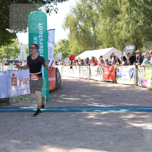 07.09.2025 - 19. Norderstedt Triathlon Zöllner http://msf.ph/oto/8779455 07.09.2025 12:38:32 Ziel 136, 859 meine-sportfotos.de
