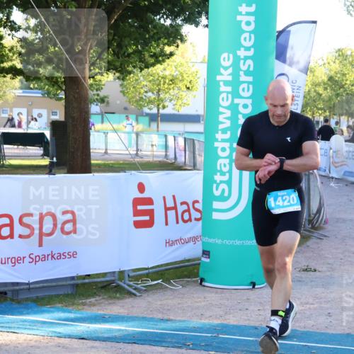 07.09.2025 - 19. Norderstedt Triathlon Zöllner http://msf.ph/oto/8779486 07.09.2025 17:31:15 Ziel 1420 meine-sportfotos.de