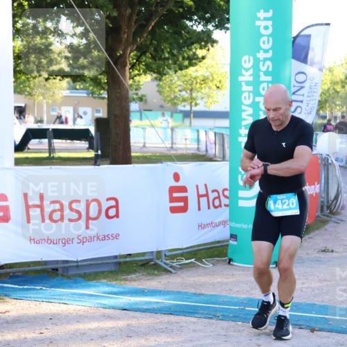 07.09.2025 - 19. Norderstedt Triathlon Zöllner http://msf.ph/oto/8779491 07.09.2025 17:31:16 Ziel 1420 meine-sportfotos.de