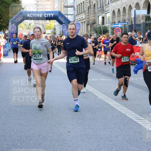 07.09.2025 - BARMER Alsterlauf Strokosch-Dieckow http://msf.ph/oto/8779504 07.09.2025 10:06:27 Ziel 2244, 2668, 2795, 3427, 3655, 3691, 3729, 3730, 3739, 3804, 3940, 4064, 4089, 4090, 4502, 4711, 4854, 4934, 5198, 5200, 5333, 5510, 5646, 5801, 5833, 6039, 6342, 8304, 8348 meine-sportfotos.de