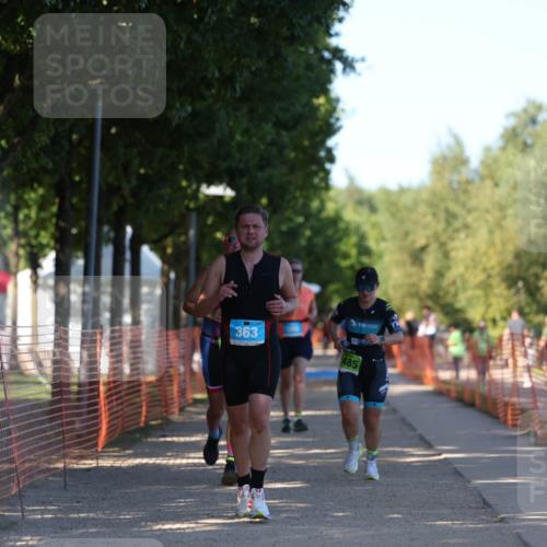 07.09.2025 - 19. Norderstedt Triathlon Michael Strokosch http://msf.ph/oto/8779505 07.09.2025 15:58:55 Laufen 363, 448, 1485 meine-sportfotos.de