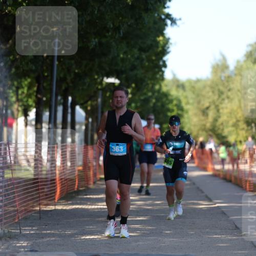 07.09.2025 - 19. Norderstedt Triathlon Michael Strokosch http://msf.ph/oto/8779509 07.09.2025 15:58:55 Laufen 363, 448, 1485 meine-sportfotos.de