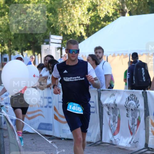 07.09.2025 - 19. Norderstedt Triathlon Zöllner http://msf.ph/oto/8779519 07.09.2025 17:31:54 Ziel 914, 1400, 1442 meine-sportfotos.de