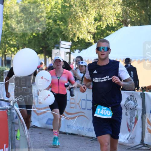 07.09.2025 - 19. Norderstedt Triathlon Zöllner http://msf.ph/oto/8779526 07.09.2025 17:31:55 Ziel 914, 1400, 1442 meine-sportfotos.de