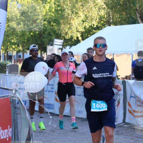 07.09.2025 - 19. Norderstedt Triathlon Zöllner http://msf.ph/oto/8779531 07.09.2025 17:31:55 Ziel 914, 1400, 1442 meine-sportfotos.de