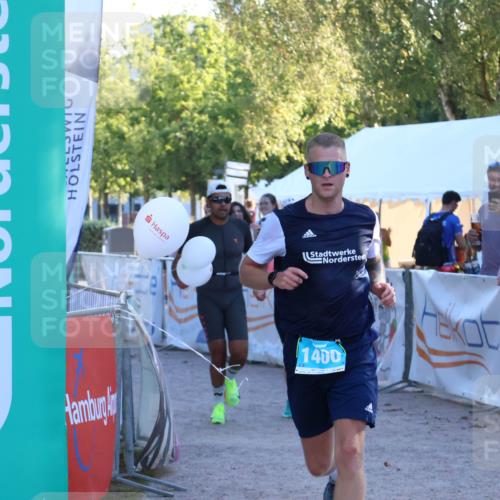 07.09.2025 - 19. Norderstedt Triathlon Zöllner http://msf.ph/oto/8779541 07.09.2025 17:31:56 Ziel 914, 1400, 1442 meine-sportfotos.de