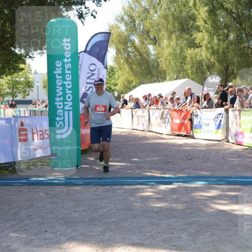 07.09.2025 - 19. Norderstedt Triathlon Zöllner http://msf.ph/oto/8779551 07.09.2025 12:39:43 Ziel 826, 849 meine-sportfotos.de