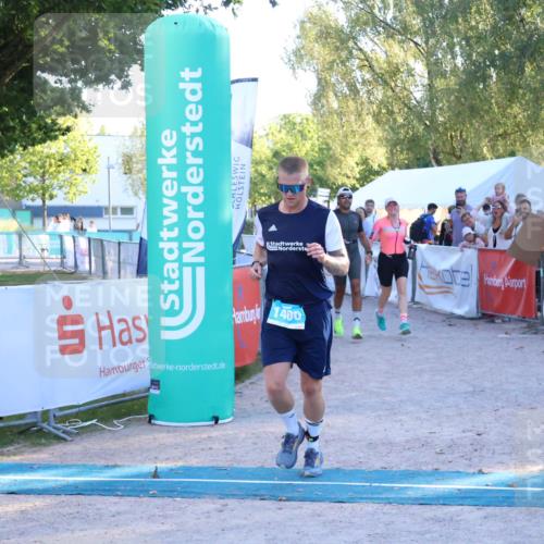 07.09.2025 - 19. Norderstedt Triathlon Zöllner http://msf.ph/oto/8779554 07.09.2025 17:31:57 Ziel 914, 1400, 1442 meine-sportfotos.de