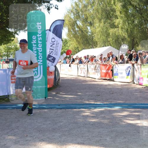 07.09.2025 - 19. Norderstedt Triathlon Zöllner http://msf.ph/oto/8779563 07.09.2025 12:39:44 Ziel 826, 849 meine-sportfotos.de