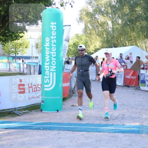 07.09.2025 - 19. Norderstedt Triathlon Zöllner http://msf.ph/oto/8779592 07.09.2025 17:31:59 Ziel 914, 1400, 1442 meine-sportfotos.de