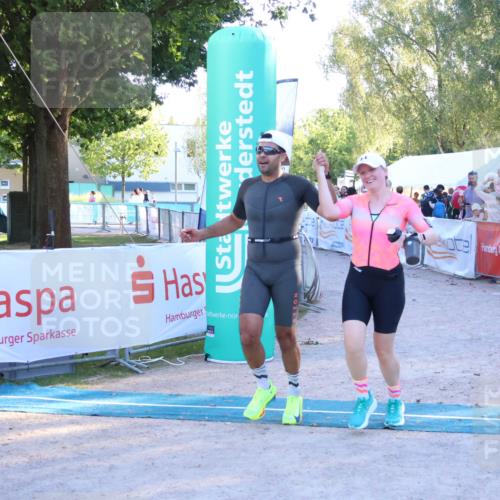 07.09.2025 - 19. Norderstedt Triathlon Zöllner http://msf.ph/oto/8779606 07.09.2025 17:32:00 Ziel 914, 1400, 1442 meine-sportfotos.de