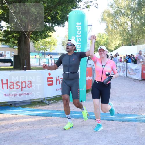 07.09.2025 - 19. Norderstedt Triathlon Zöllner http://msf.ph/oto/8779609 07.09.2025 17:32:00 Ziel 914, 1400, 1442 meine-sportfotos.de