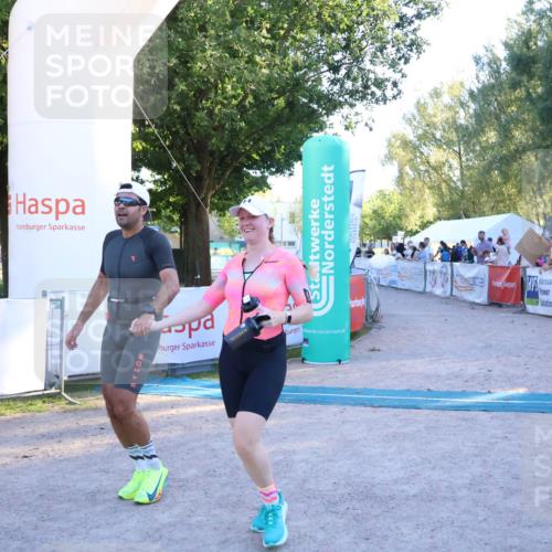 07.09.2025 - 19. Norderstedt Triathlon Zöllner http://msf.ph/oto/8779625 07.09.2025 17:32:01 Ziel 914, 1400, 1442 meine-sportfotos.de