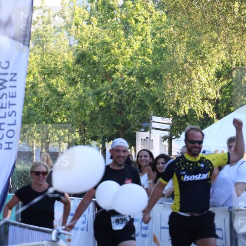 07.09.2025 - 19. Norderstedt Triathlon Zöllner http://msf.ph/oto/8779638 07.09.2025 17:32:24 Ziel 935 meine-sportfotos.de
