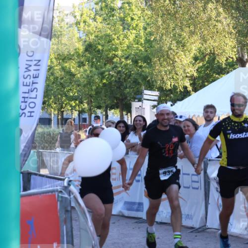 07.09.2025 - 19. Norderstedt Triathlon Zöllner http://msf.ph/oto/8779648 07.09.2025 17:32:24 Ziel 935 meine-sportfotos.de