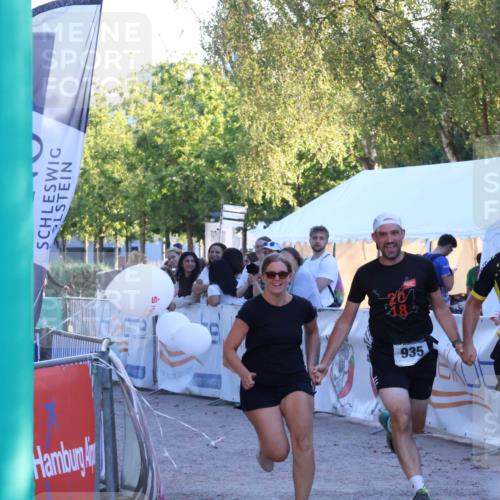 07.09.2025 - 19. Norderstedt Triathlon Zöllner http://msf.ph/oto/8779663 07.09.2025 17:32:25 Ziel 935 meine-sportfotos.de