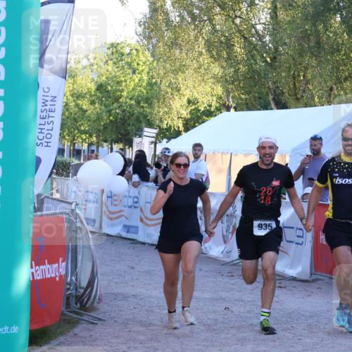 07.09.2025 - 19. Norderstedt Triathlon Zöllner http://msf.ph/oto/8779667 07.09.2025 17:32:26 Ziel 935 meine-sportfotos.de