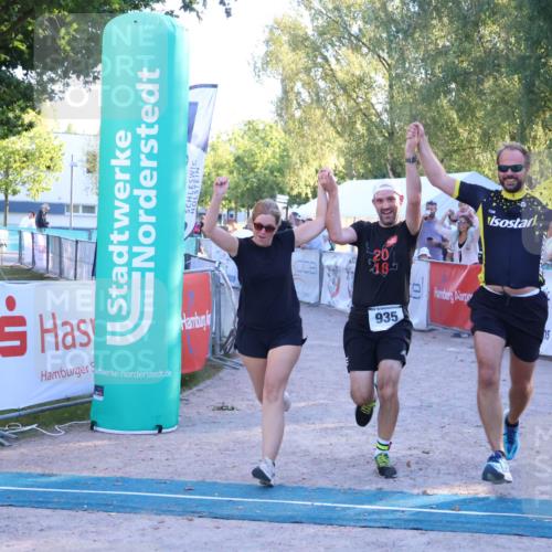 07.09.2025 - 19. Norderstedt Triathlon Zöllner http://msf.ph/oto/8779696 07.09.2025 17:32:27 Ziel 935 meine-sportfotos.de