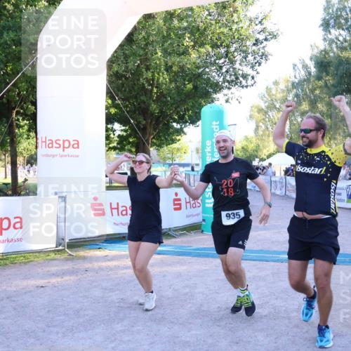 07.09.2025 - 19. Norderstedt Triathlon Zöllner http://msf.ph/oto/8779709 07.09.2025 17:32:28 Ziel 935 meine-sportfotos.de