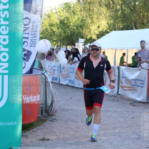 07.09.2025 - 19. Norderstedt Triathlon Zöllner http://msf.ph/oto/8779735 07.09.2025 17:33:02 Ziel 931 meine-sportfotos.de