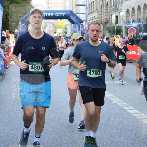 07.09.2025 - BARMER Alsterlauf Strokosch-Dieckow http://msf.ph/oto/8779738 07.09.2025 10:06:19 Ziel 2244, 2254, 2380, 2467, 2468, 2523, 2573, 2574, 2668, 2795, 3184, 3275, 3427, 3428, 3439, 3655, 3691, 3739, 3804, 3810, 3940, 3957, 3958, 4064, 4272, 4356, 4502, 4854, 5217, 5348, 5510, 5602, 5646, 5759, 5801, 5934, 6036, 6039, 6342, 8304, 8348 meine-sportfotos.de