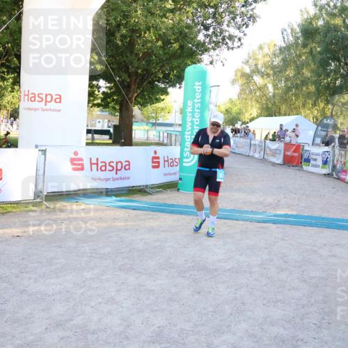 07.09.2025 - 19. Norderstedt Triathlon Zöllner http://msf.ph/oto/8779764 07.09.2025 17:33:05 Ziel 931 meine-sportfotos.de