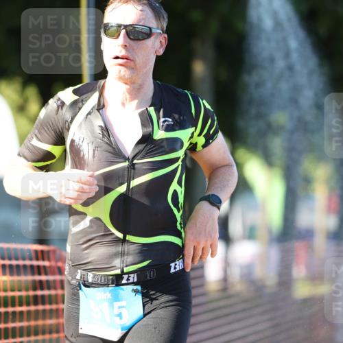07.09.2025 - 19. Norderstedt Triathlon Michael Strokosch http://msf.ph/oto/8779783 07.09.2025 17:03:18 Laufen 409, 915, 944 meine-sportfotos.de