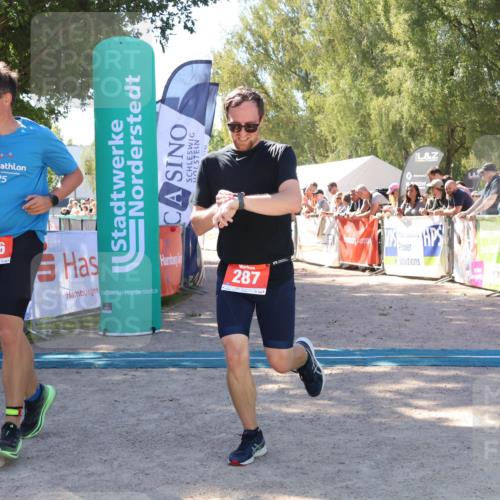 07.09.2025 - 19. Norderstedt Triathlon Zöllner http://msf.ph/oto/8779837 07.09.2025 12:42:04 Ziel 287, 823, 846 meine-sportfotos.de
