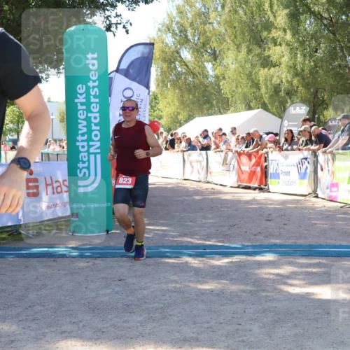 07.09.2025 - 19. Norderstedt Triathlon Zöllner http://msf.ph/oto/8779849 07.09.2025 12:42:05 Ziel 287, 823, 846 meine-sportfotos.de
