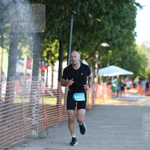 07.09.2025 - 19. Norderstedt Triathlon Michael Strokosch http://msf.ph/oto/8779884 07.09.2025 17:04:13 Laufen 931, 1420 meine-sportfotos.de