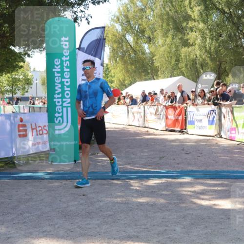 07.09.2025 - 19. Norderstedt Triathlon Zöllner http://msf.ph/oto/8779889 07.09.2025 12:42:35 Ziel 215, 1300 meine-sportfotos.de