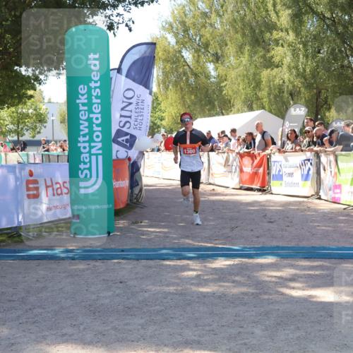 07.09.2025 - 19. Norderstedt Triathlon Zöllner http://msf.ph/oto/8779895 07.09.2025 12:42:37 Ziel 215, 1300 meine-sportfotos.de
