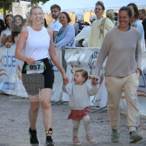 07.09.2025 - 19. Norderstedt Triathlon Zöllner http://msf.ph/oto/8779912 07.09.2025 17:33:36 Ziel 957 meine-sportfotos.de