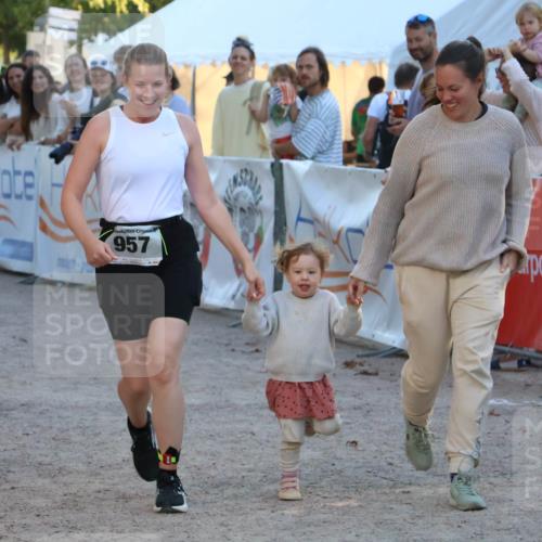 07.09.2025 - 19. Norderstedt Triathlon Zöllner http://msf.ph/oto/8779933 07.09.2025 17:33:37 Ziel 957 meine-sportfotos.de