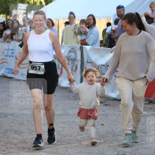 07.09.2025 - 19. Norderstedt Triathlon Zöllner http://msf.ph/oto/8779939 07.09.2025 17:33:38 Ziel 957 meine-sportfotos.de