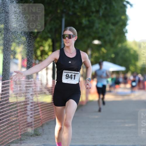 07.09.2025 - 19. Norderstedt Triathlon Michael Strokosch http://msf.ph/oto/8779944 07.09.2025 17:04:58 Laufen 378, 936, 941 meine-sportfotos.de